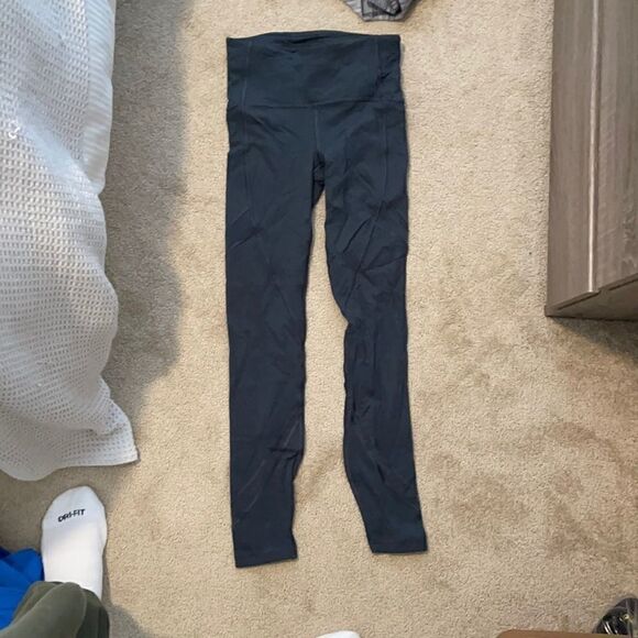 Lululemon size 2 speed tight with mesh - Picture 1 of 3
